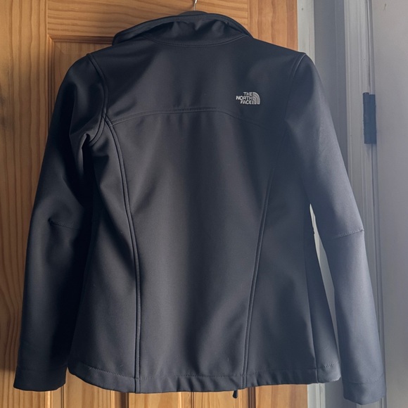 The North Face Women's windwall jacket - Picture 8 of 11